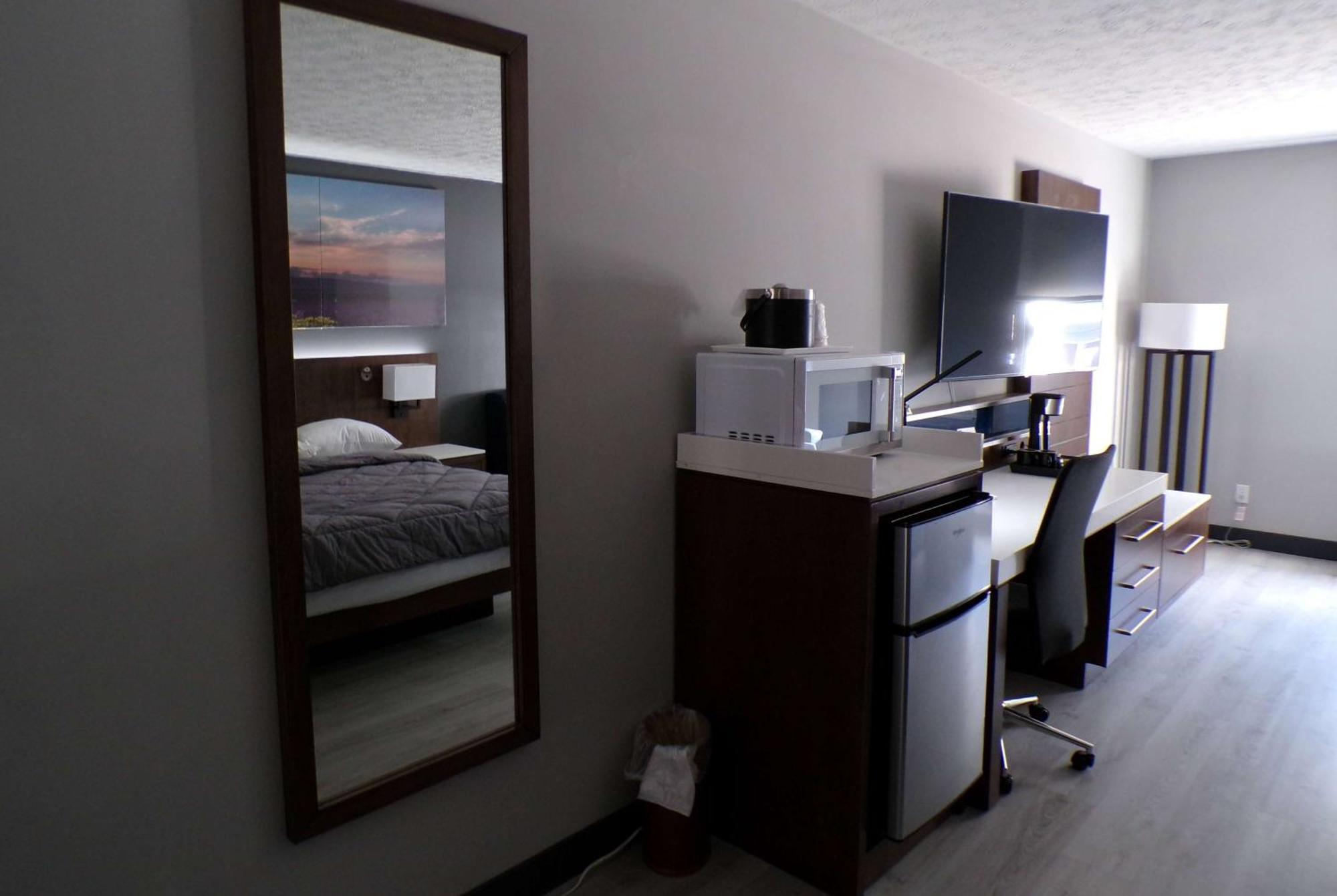Luxor Inn & Suites, A Travelodge By Wyndham Elkins Buitenkant foto
